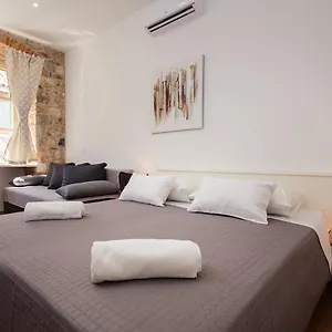 cindro-studio-apartment-2-in-split-center.splithotels.org/